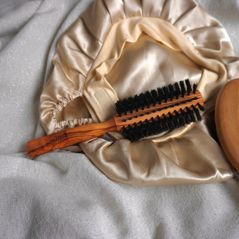 Brosse en bois et poils naturels de sanglierBrosseUneViePlusSaine