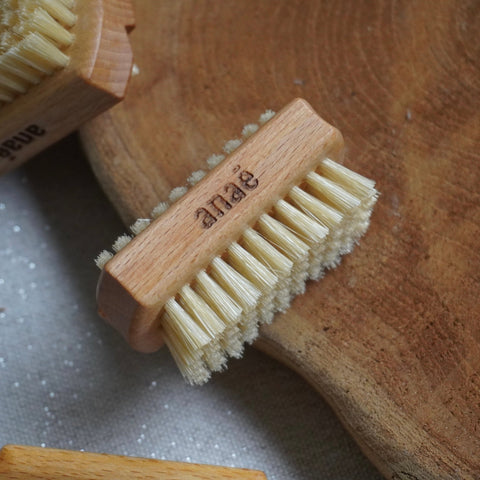 Brosse à ongles en boisSoins des mainsUneViePlusSaine