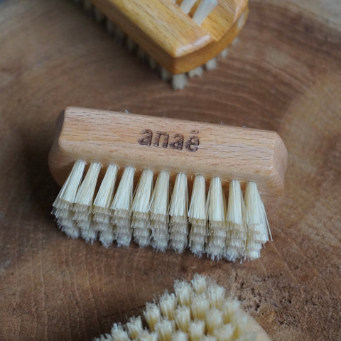 Brosse à ongles en boisSoins des mainsUneViePlusSaine